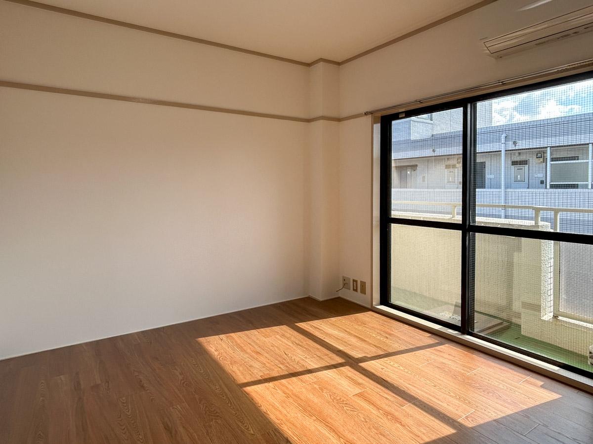 目黒区中央町の賃貸物件/洋室。6畳ほどの広さです