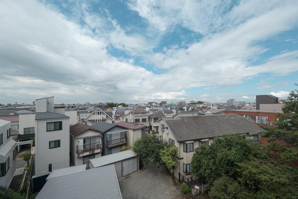 杉並区桃井の賃貸物件/視線は抜け、青空が望めます