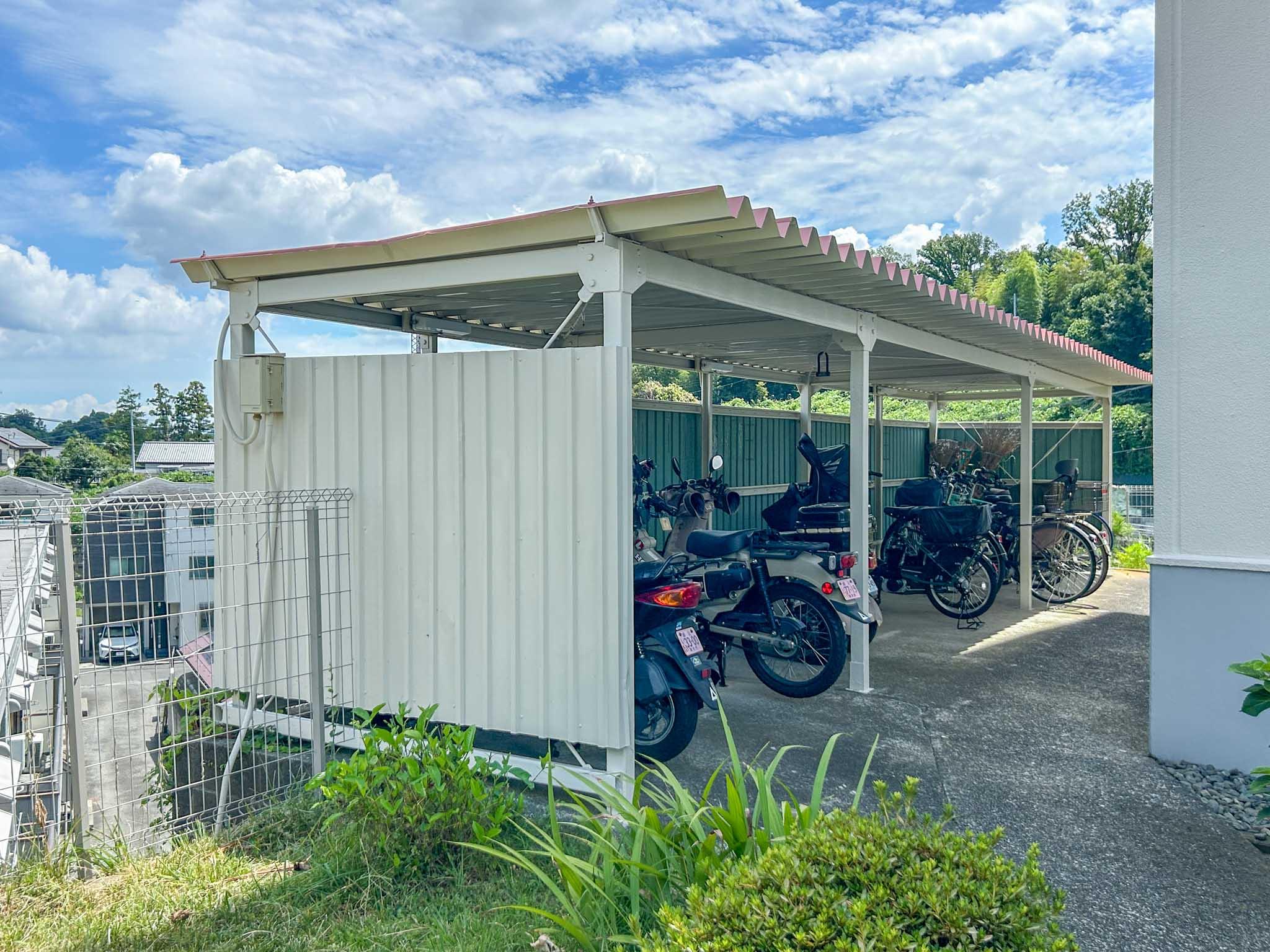 横浜市長津田町の売買物件/屋根付きの自転車置場