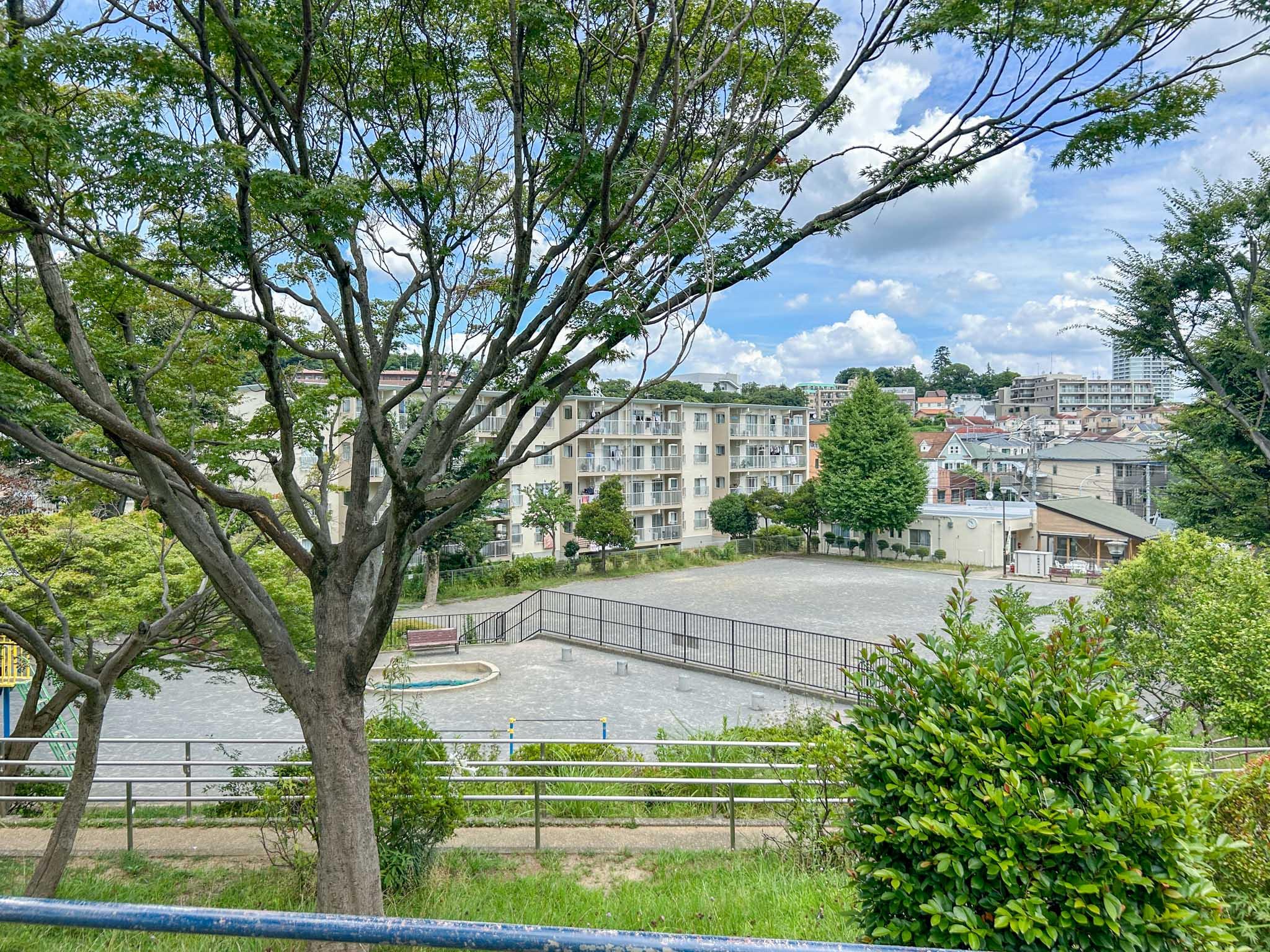 横浜市長津田町の売買物件/近所にある南長津田公園。広いので運動するにはぴったり