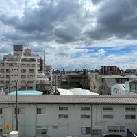 目黒区上目黒の賃貸物件/南側の眺望もすっきり抜けています