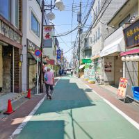 世田谷区松原の賃貸物件/写真奥が下高井戸駅方面です