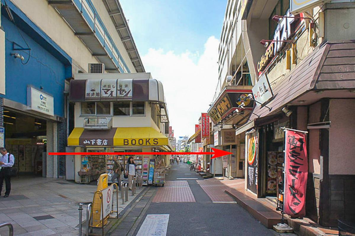千葉県市川市行徳駅前の賃貸物件/駅からエントランスまでの距離。