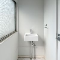 中央区東日本橋の賃貸物件/トイレ内にも洗面台がついています