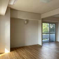 目黒区下目黒の賃貸物件/リビングと洋室の間にある引き戸を開ければ、開放的なワンルームとしても使えます