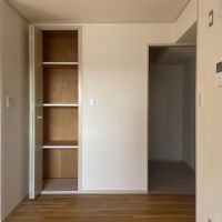 目黒区下目黒の賃貸物件/キッチン手前のこの収納が意外と便利です