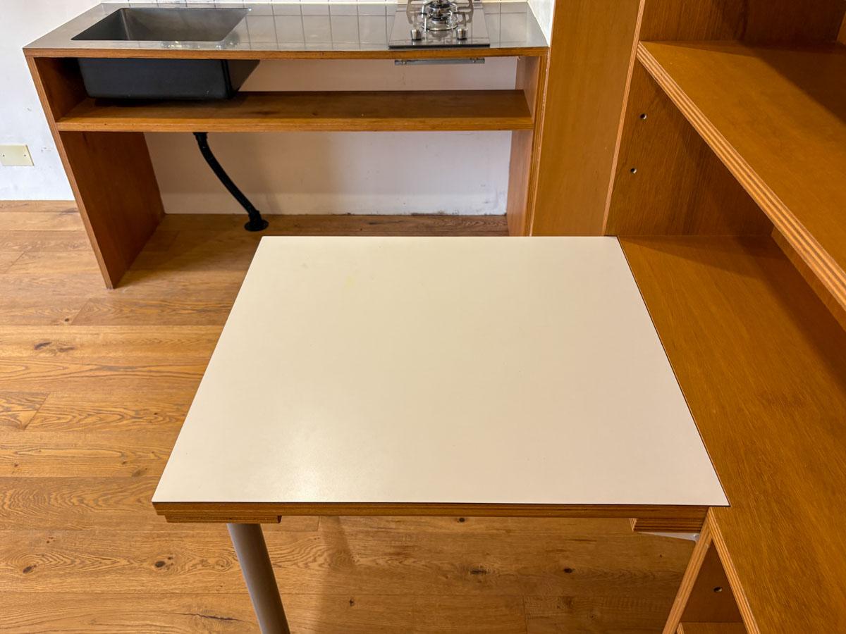 目黒区中目黒の売買物件/折りたたみ式のテーブルは約110cm&times;140cm。ひとり分かなーって感じです