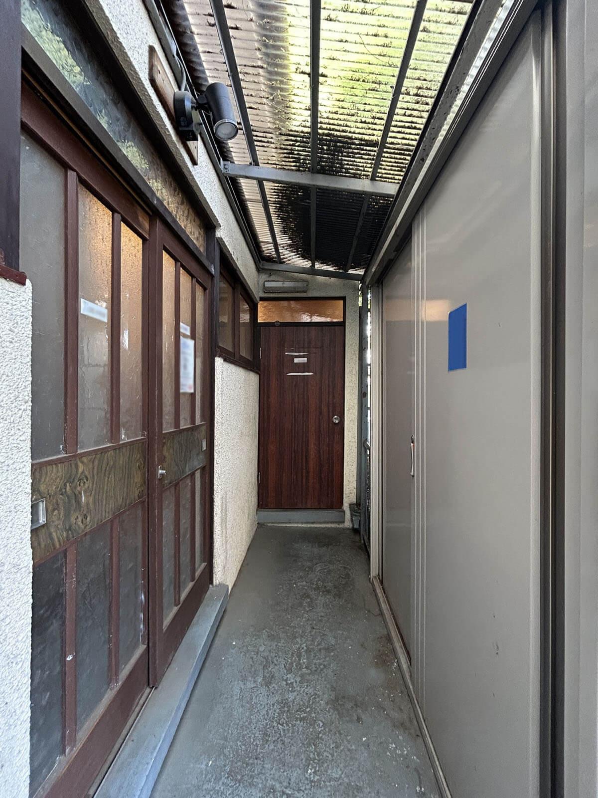 豊島区南長崎の賃貸物件/2階の外廊下、部屋ごとに玄関があるアパート形式