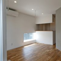 武蔵野市境南町の賃貸物件/（104号室）こちらの部屋は角住戸のため採光窓がもう一つ