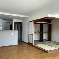 国分寺市本町の賃貸物件/広々としたリビングの中に和室を設けた間取り