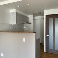 国分寺市本町の賃貸物件/リビングが見えるオープンキッチン