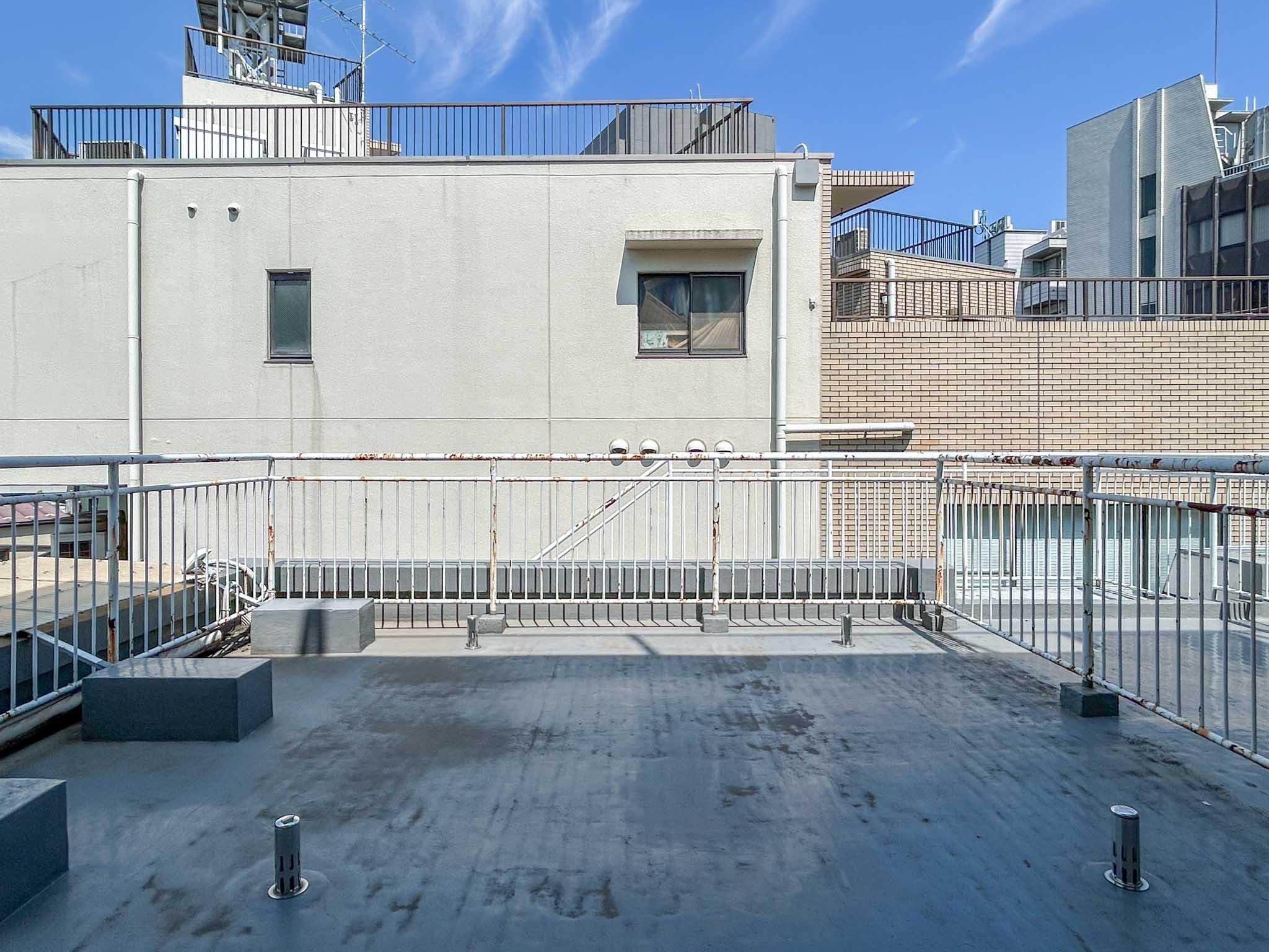 渋谷区猿楽町の賃貸物件/30㎡近くあるルーフバルコニー。ちょっとした気分転換にぴったり