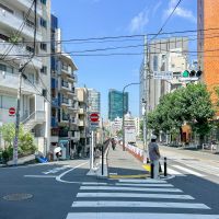 渋谷区猿楽町の賃貸物件/代官山の八幡通りと隣り合う、細い坂道沿いに立つ建物