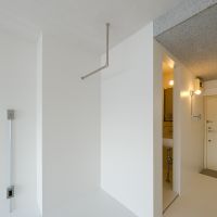 目黒区中町の賃貸物件/シルバーのハンガーパイプ