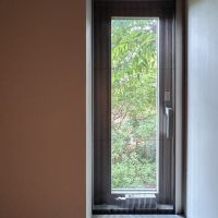 神奈川県川崎市高津区久本の賃貸物件/F区画：トイレについた小窓からも緑が垣間見えます