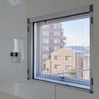 渋谷区上原の賃貸物件/キッチン周りの窓はプリーツ網戸付き