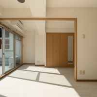 港区南麻布の賃貸物件/窓際は暑いので、カーテンやブラインドは必須
