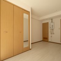 港区南麻布の賃貸物件/浴室と洗濯機置き場は奥にあります