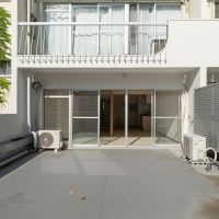 港区南麻布の賃貸物件/上階からの視線は、多少感じるかもしれません