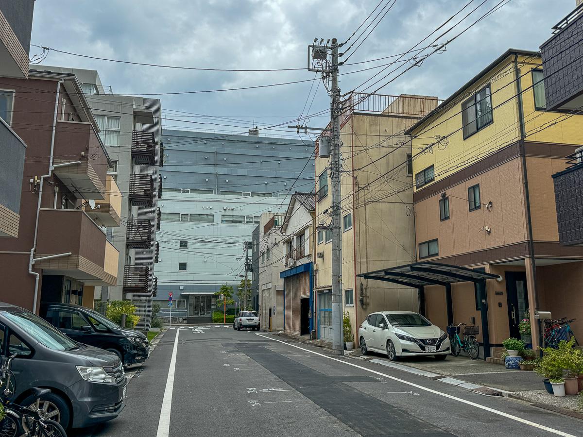 江東区佐賀の賃貸物件/前面道路の雰囲気はこんな感じ