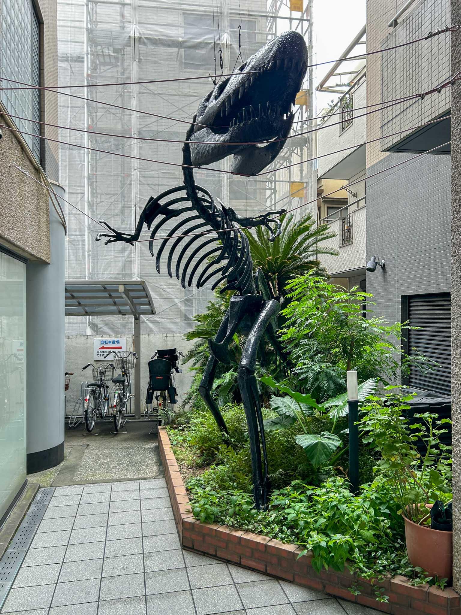 荒川区荒川の賃貸物件/共用部にティラノサウルス？？