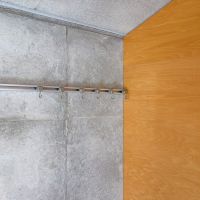 世田谷区若林の賃貸物件/ピクチャーレールにアートや時計を掛けられます