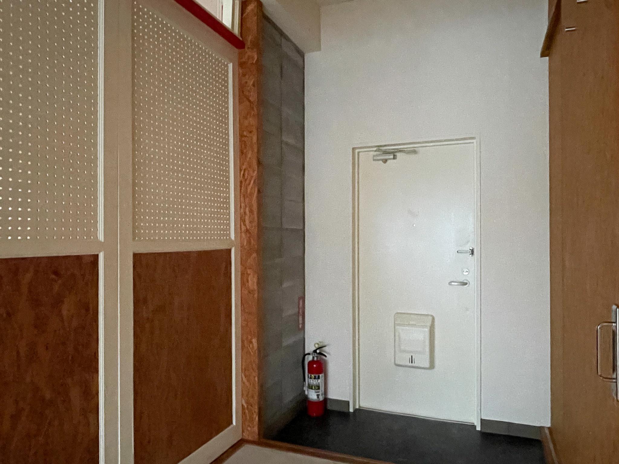 大田区西蒲田の賃貸物件/玄関まわり。靴箱はご用意をお願いします