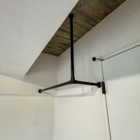 世田谷区宮坂の賃貸物件/部屋の隅に控えめなハンガーパイプが1ヶ所。別で棚やラックを用意する必要がありそう