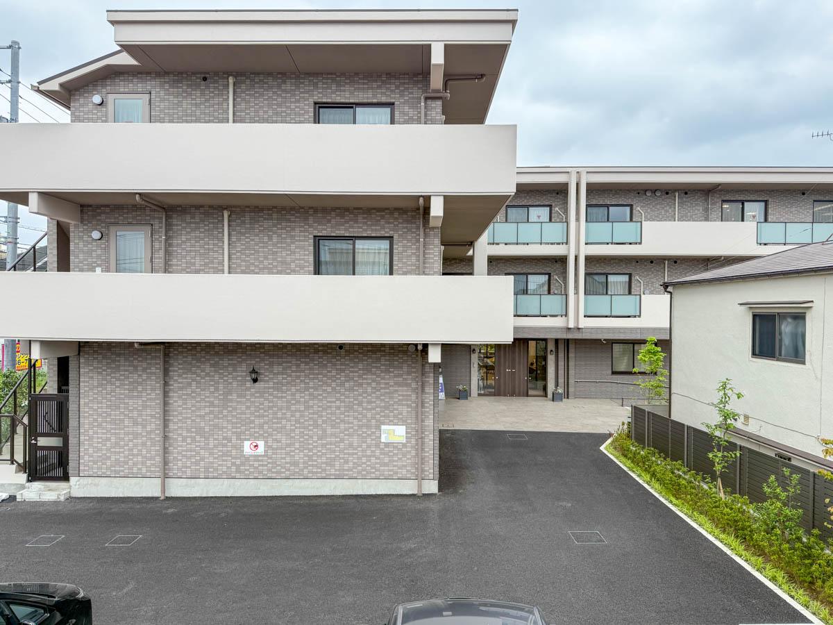 杉並区和泉の賃貸物件/南東側の眺望。福祉施設が建っています