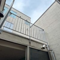 横浜市青葉区荏田北の賃貸物件/1階：中庭から上を見上げる