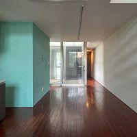 横浜市青葉区荏田北の賃貸物件/1階：リビング。東側をみる