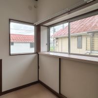 大田区田園調布の賃貸物件/この部屋も窓が２方面についていて開放的