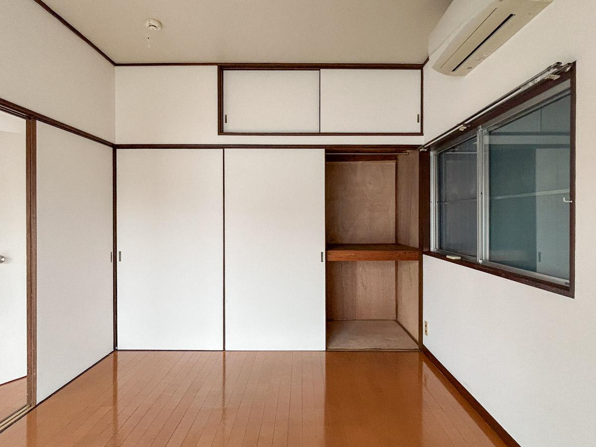 大田区田園調布の賃貸物件/２階洋室別角度から。押し入れがついています