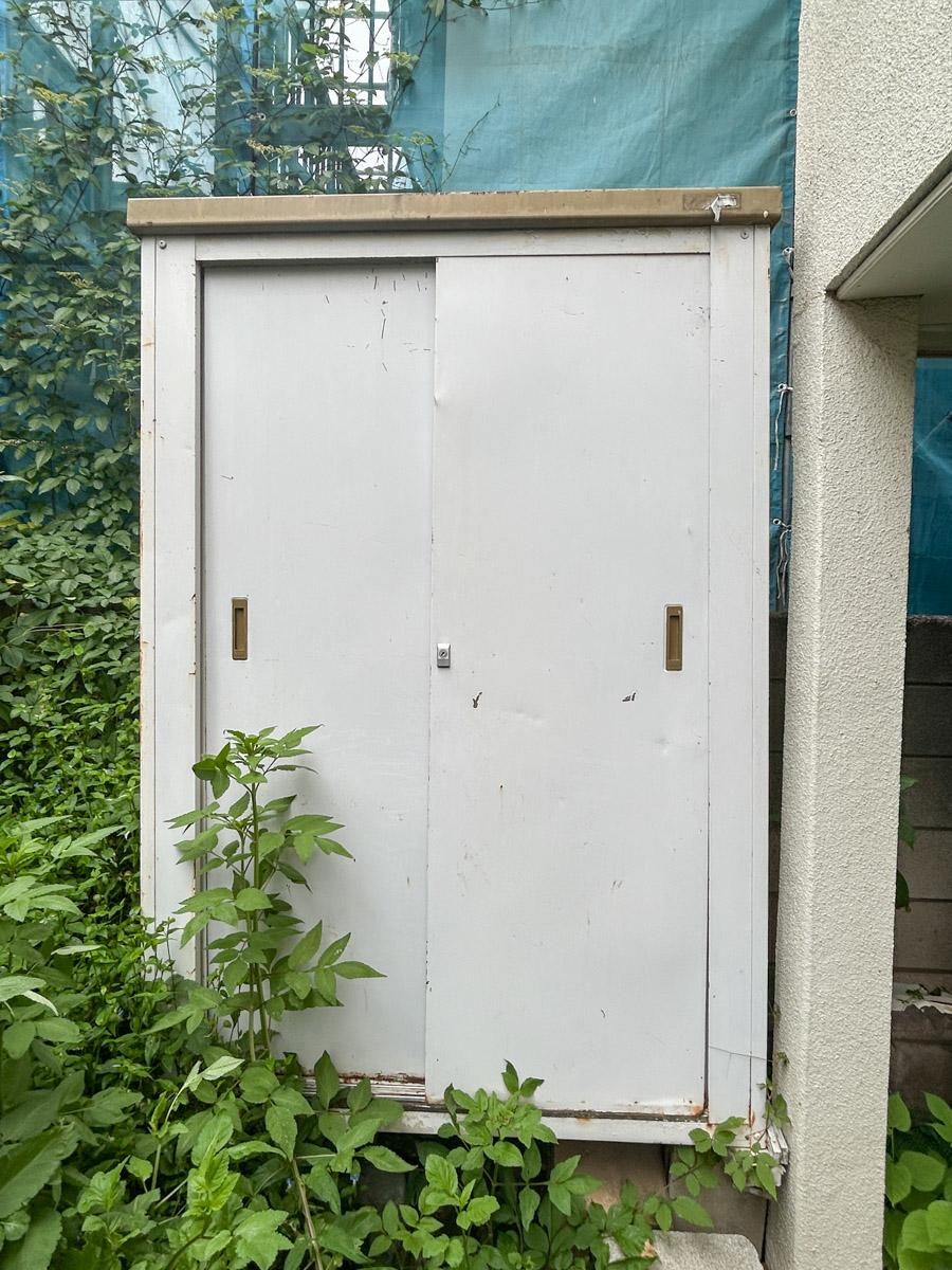 大田区田園調布の賃貸物件/庭先には物置もついています