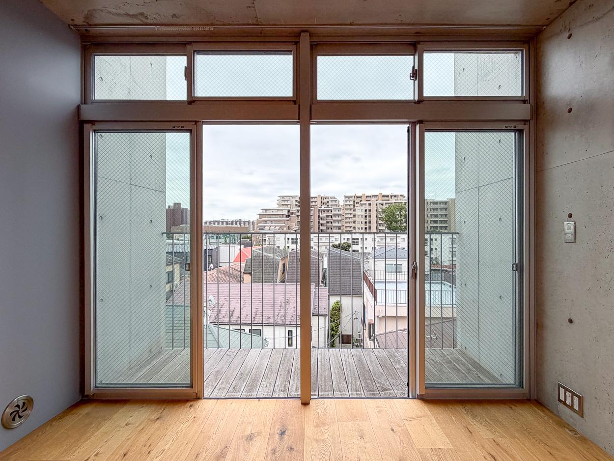 世田谷区桜上水の賃貸物件/寝室側のバルコニー