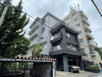 新宿区市谷台町の賃貸物件/すっと障子をひきます