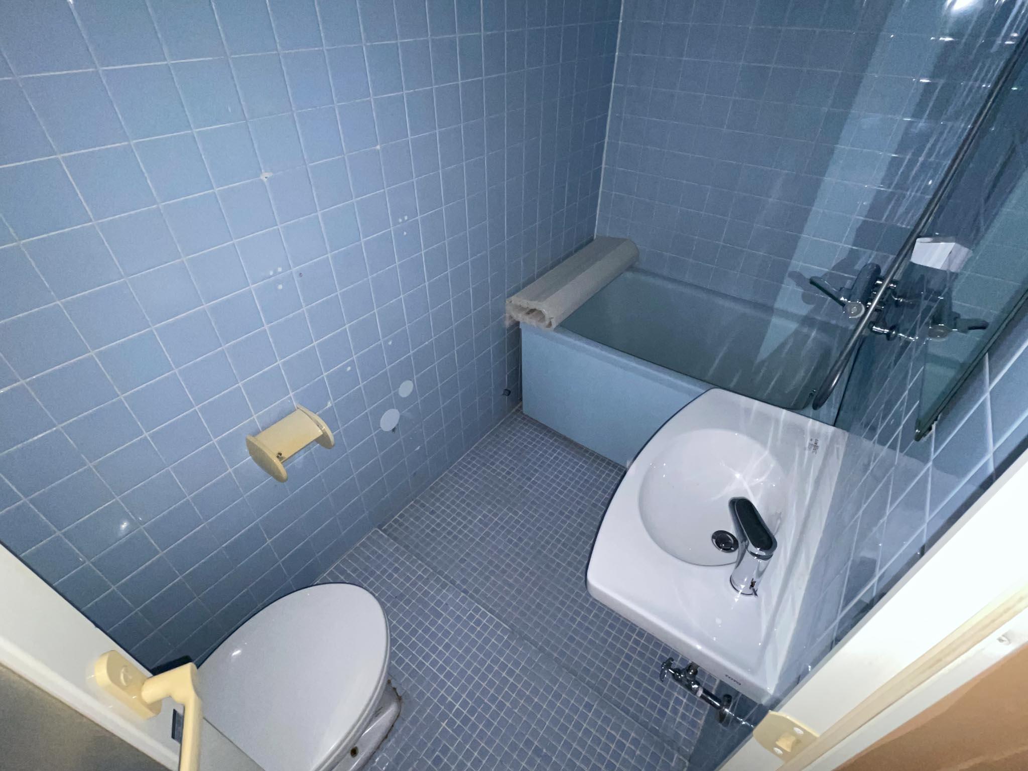 新宿区市谷台町の賃貸物件/風呂とトイレは同室です
