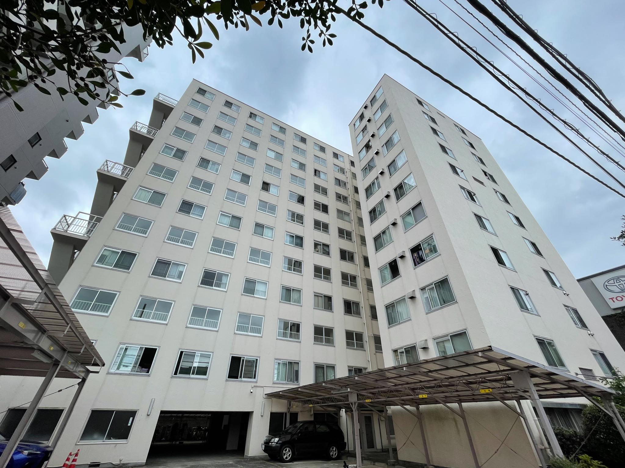 中野区東中野の賃貸物件/早稲田通り沿いに立つ大きなマンションです