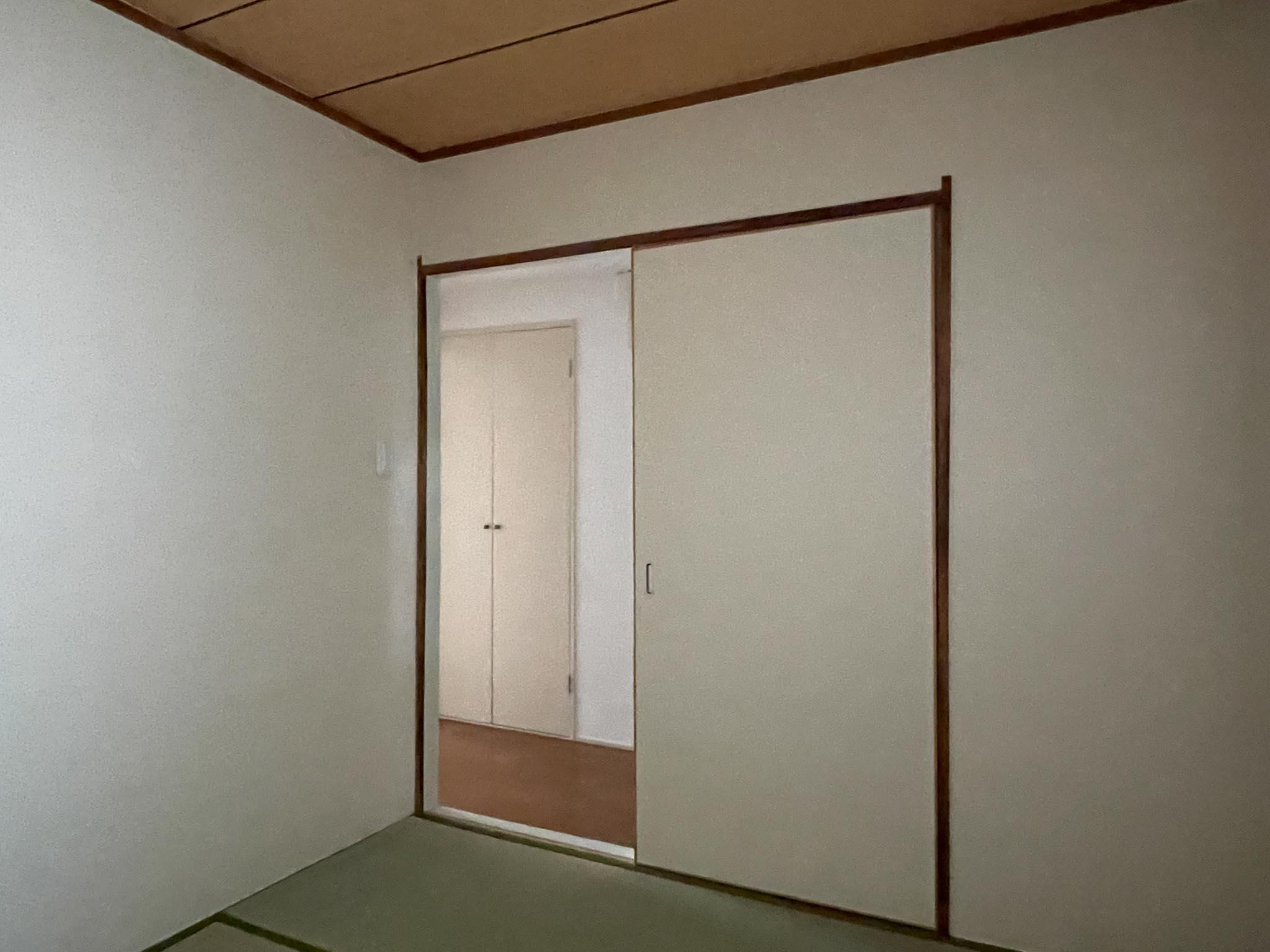 中野区東中野の賃貸物件/北側、4.5畳和室：収納は半畳の押入れです