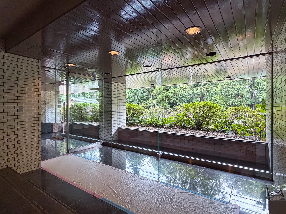 文京区小石川の賃貸物件/時代の趣を感じるエントランス