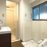 渋谷区松濤の賃貸物件/水回り。トイレ・洗面・洗濯機置き場が同室になったつくり