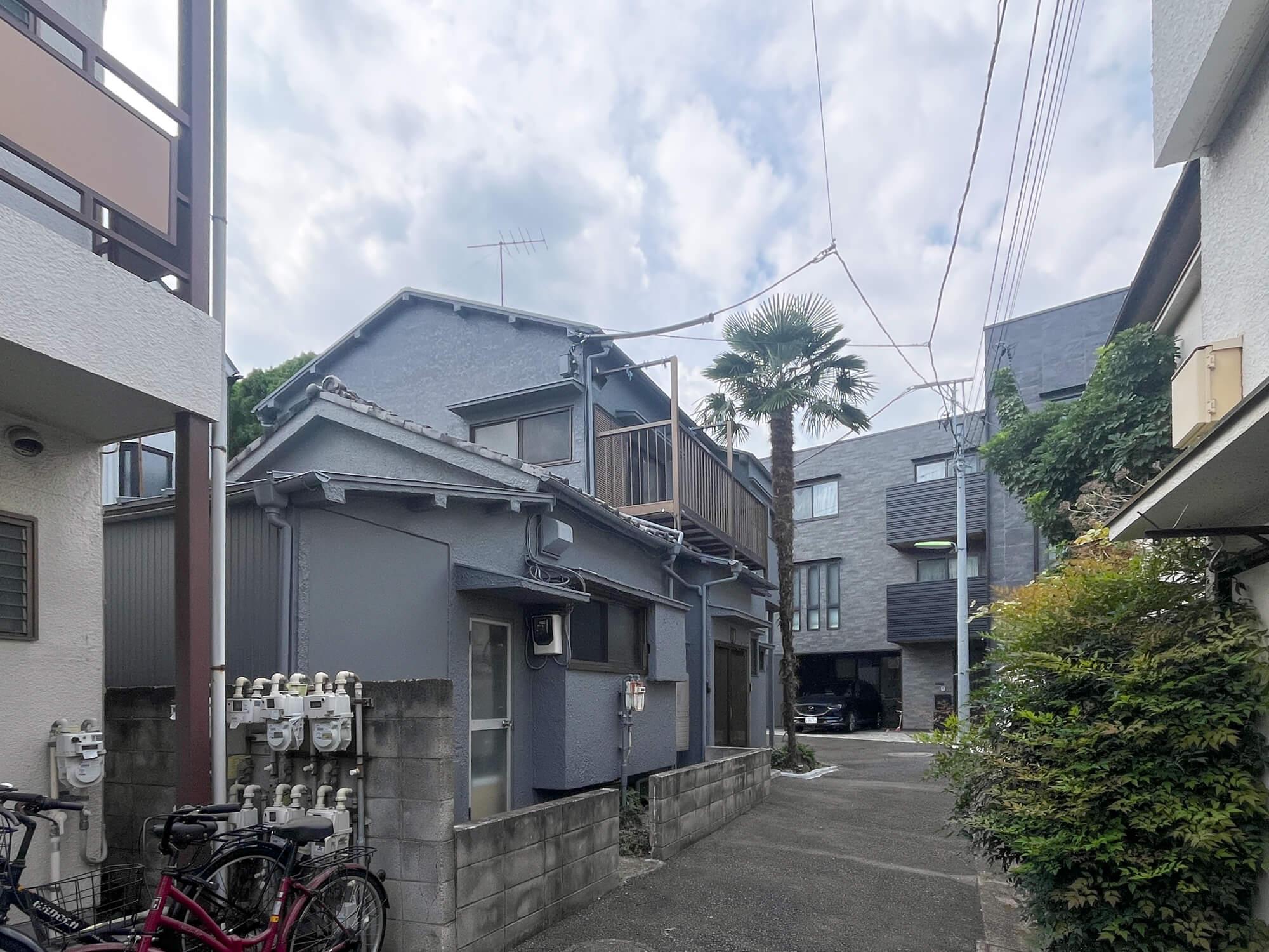 品川区大崎の賃貸物件/前面道路はこんな感じ。人通りも車通りもありません