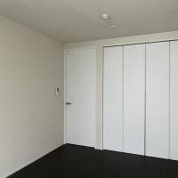 港区南青山の賃貸物件/7畳洋室：収納はクローゼットです