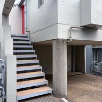 東京都渋谷区西原の賃貸物件/部屋へと続く階段