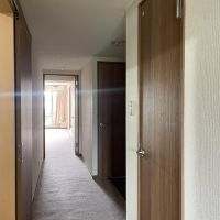 練馬区石神井台の賃貸物件/廊下にもカーペットが敷いてあります