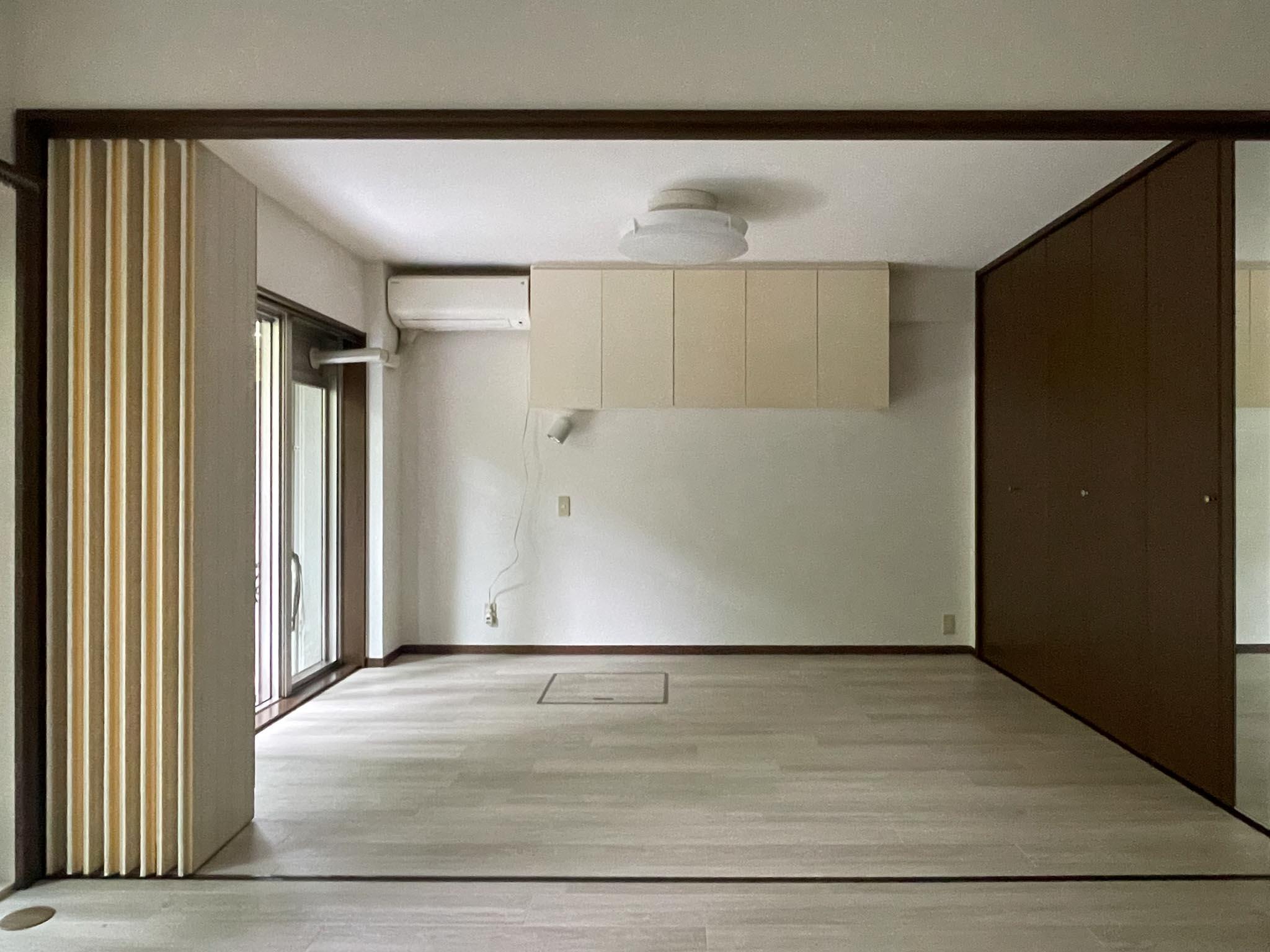 中野区白鷺の賃貸物件/リビングと洋室は折れ戸を閉じて区切ることができます