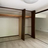 中野区白鷺の賃貸物件/リビング横、洋室：クローゼットが大容量です