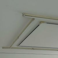 江東区常盤の賃貸物件/天井には蛍光灯とライティングレールが設置済み