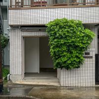 江東区常盤の賃貸物件/東側出入り口を外から