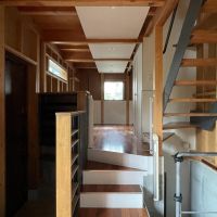 杉並区浜田山の賃貸物件/1F：キッチン前から北に向かって。階段があるのでご注意ください